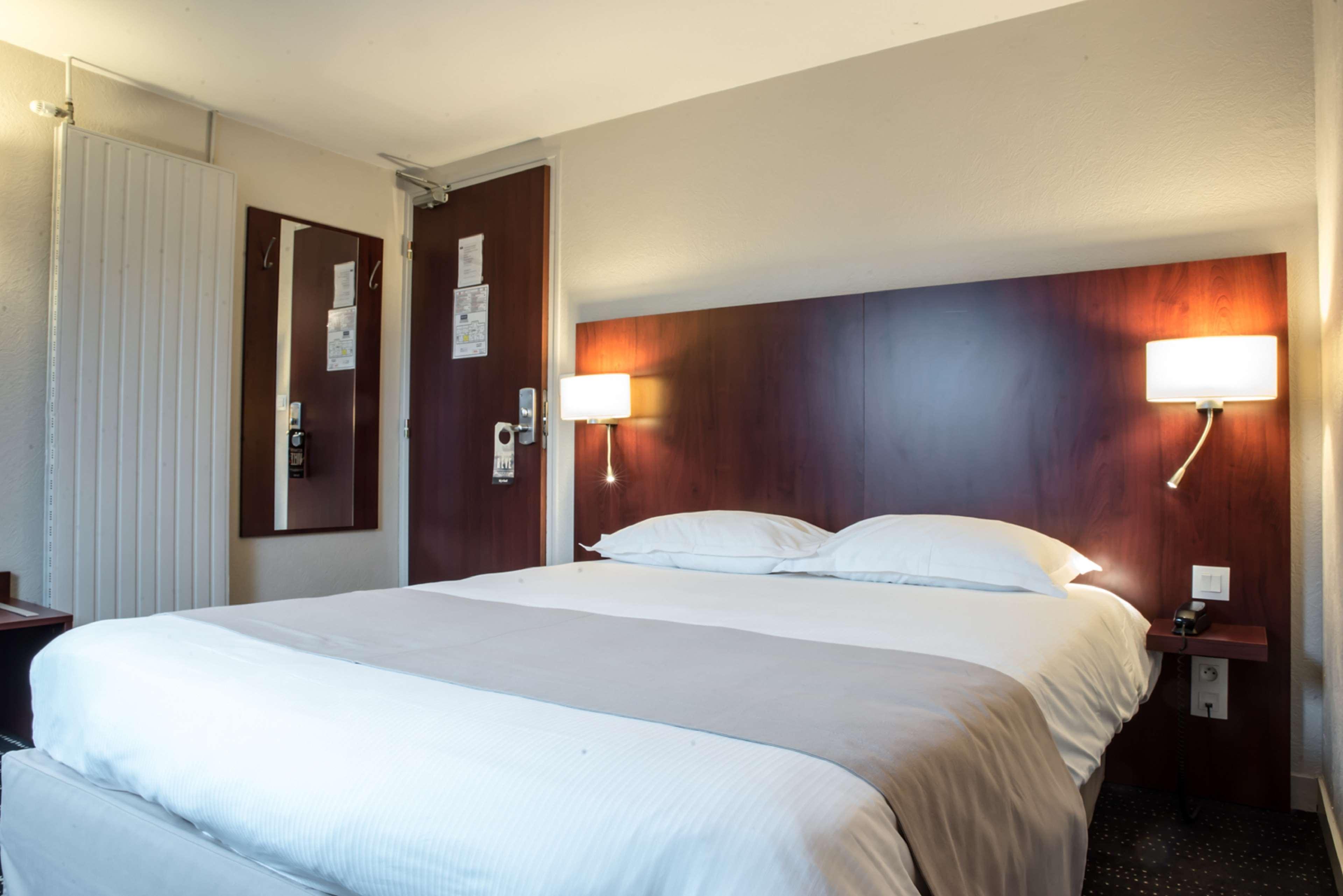 Kyriad Saint-Malo Dinard La Richardais Exterior photo